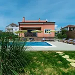 Solis Zadarvillas