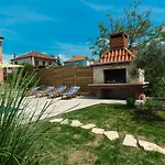 Solis Zadarvillas *