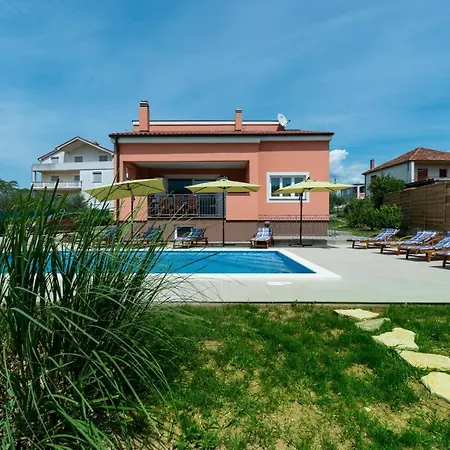 Solis Zadarvillas Vila *