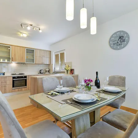 ヴィラ Solis Zadarvillas ザダル