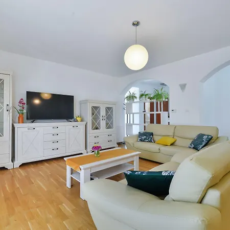 Solis Zadarvillas וילה זאדאר